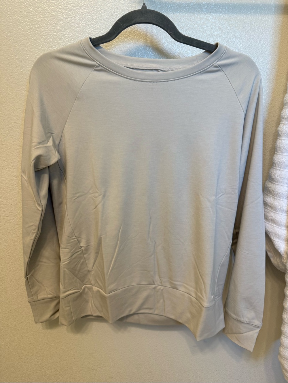 Cozy Earth Women's Light grey bamboo pullover Top